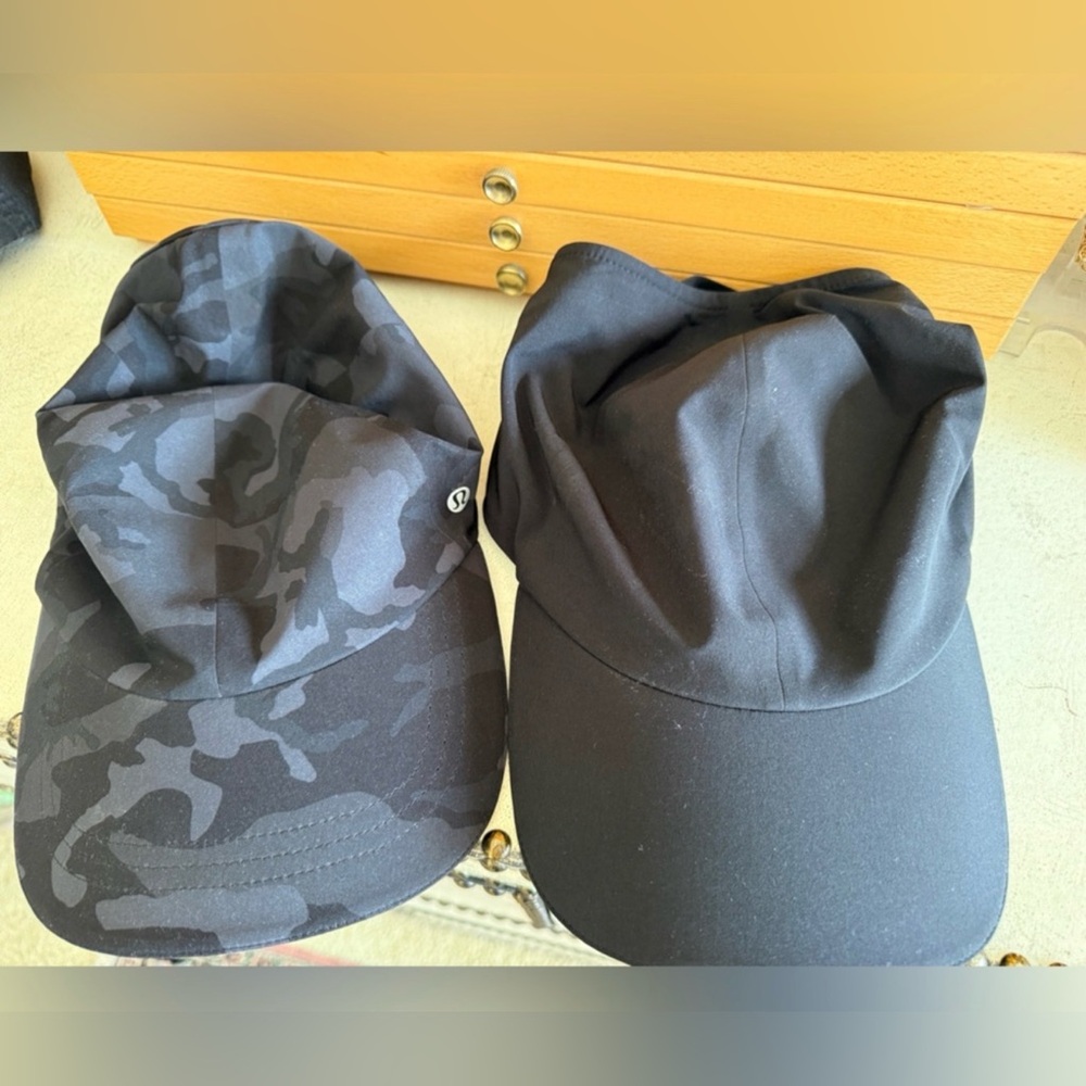 HUGE Lululemon Bundle Lot 20+ Pieces Leggings Bras Swiftly Tops Shorts Dress Hat - Picture 7 of 10